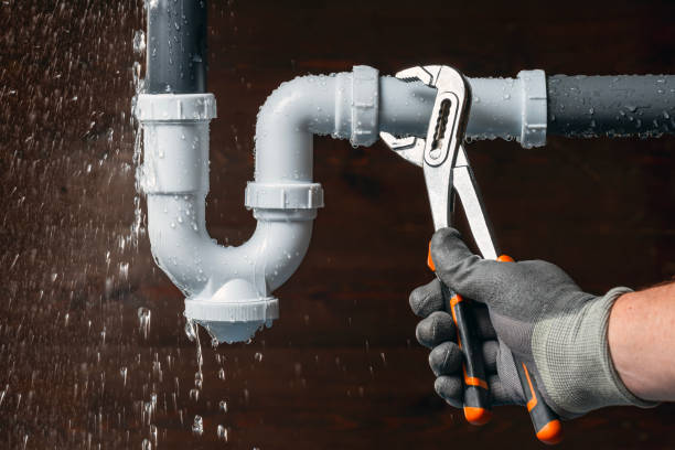 Professional Gas Line Repair technician working in Desert Hot Springs, CA